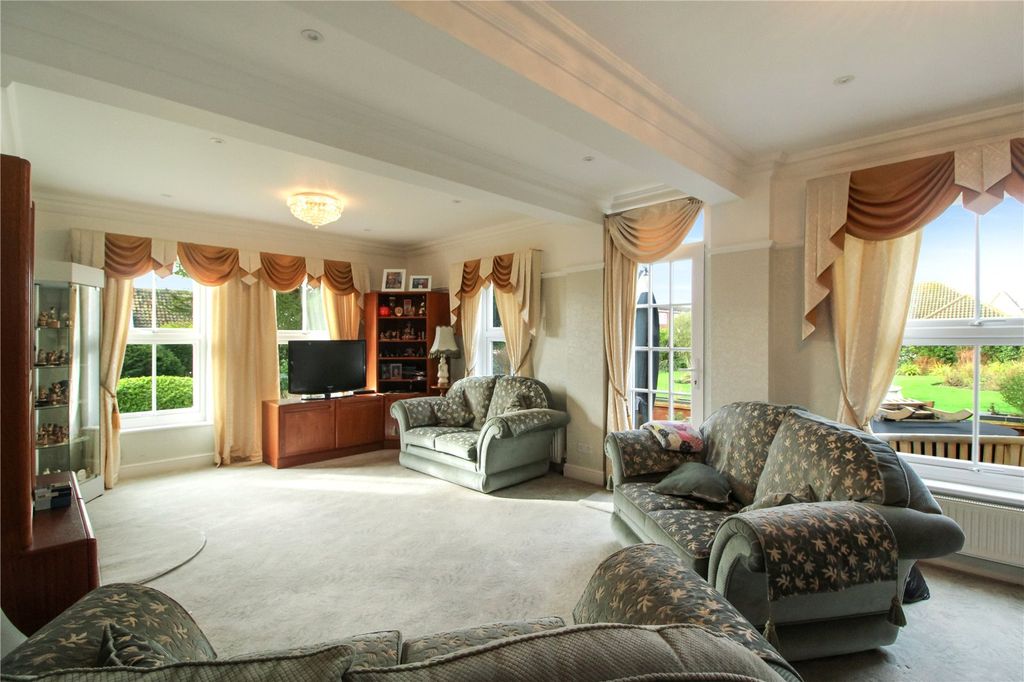 Property photo 2 of 31 Picture No. 03