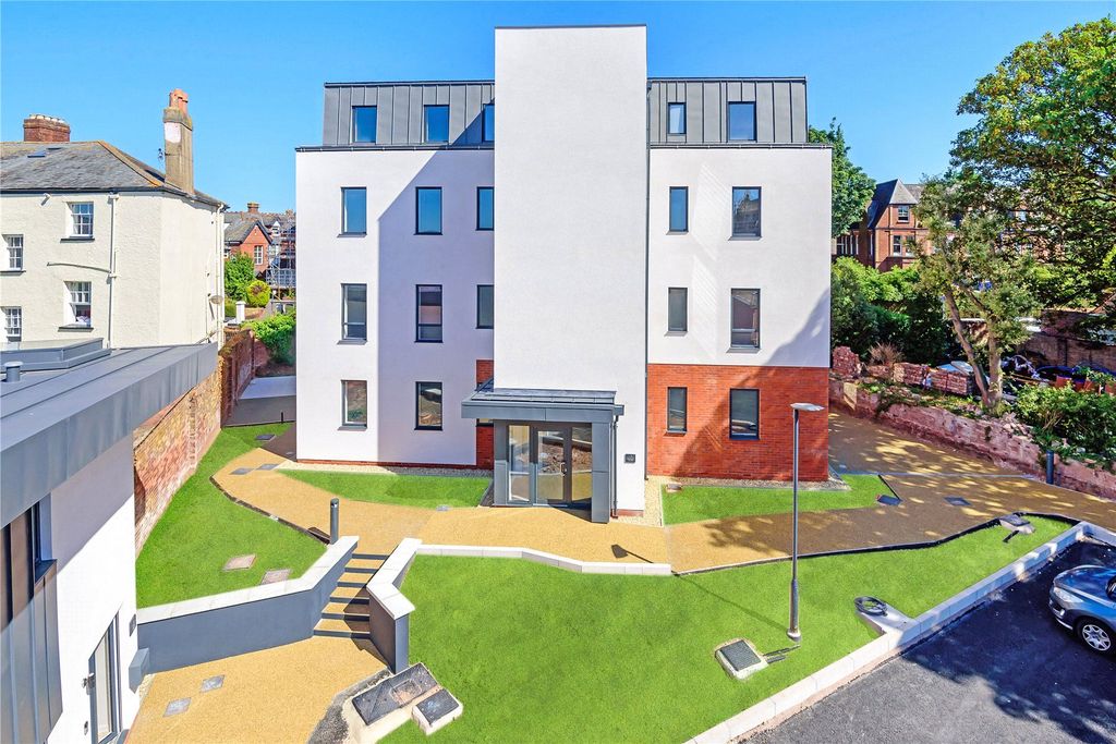 Property photo 2 of 6 External