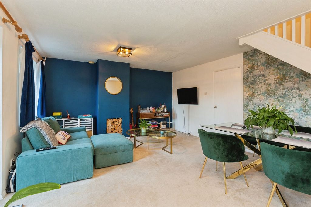 Property photo 2 of 23