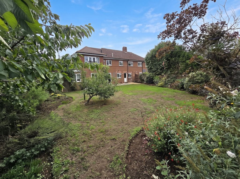 Property photo 2 of 22