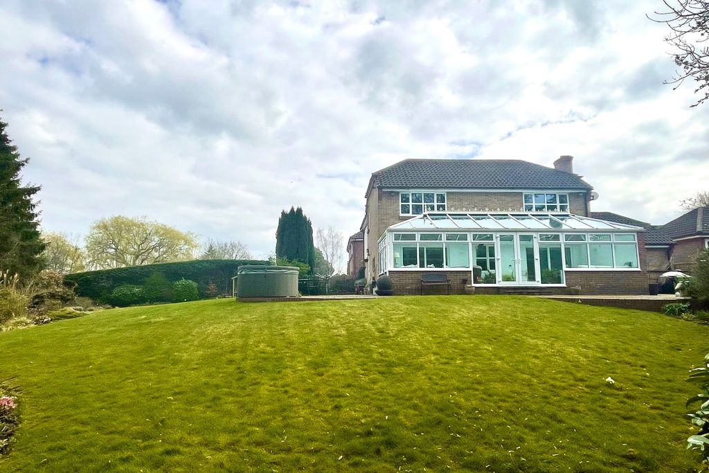 Additional image 23 of 5 bed detached house for saleWyldwood Close, Harlow CM17