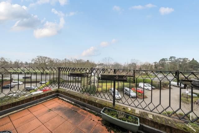 Property photo 3 of 10 Balcony