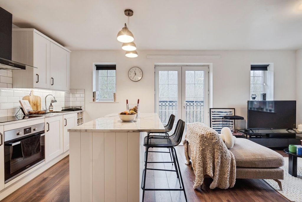 Property photo 3 of 28 Pbox-Img.Jpg