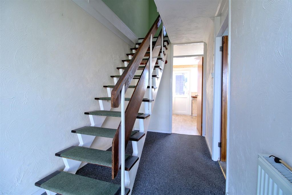 Property photo 2 of 16 Entrance