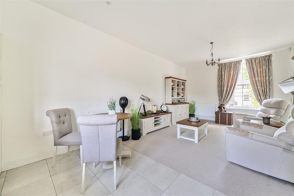 Property photo 2 of 18 Open Plan