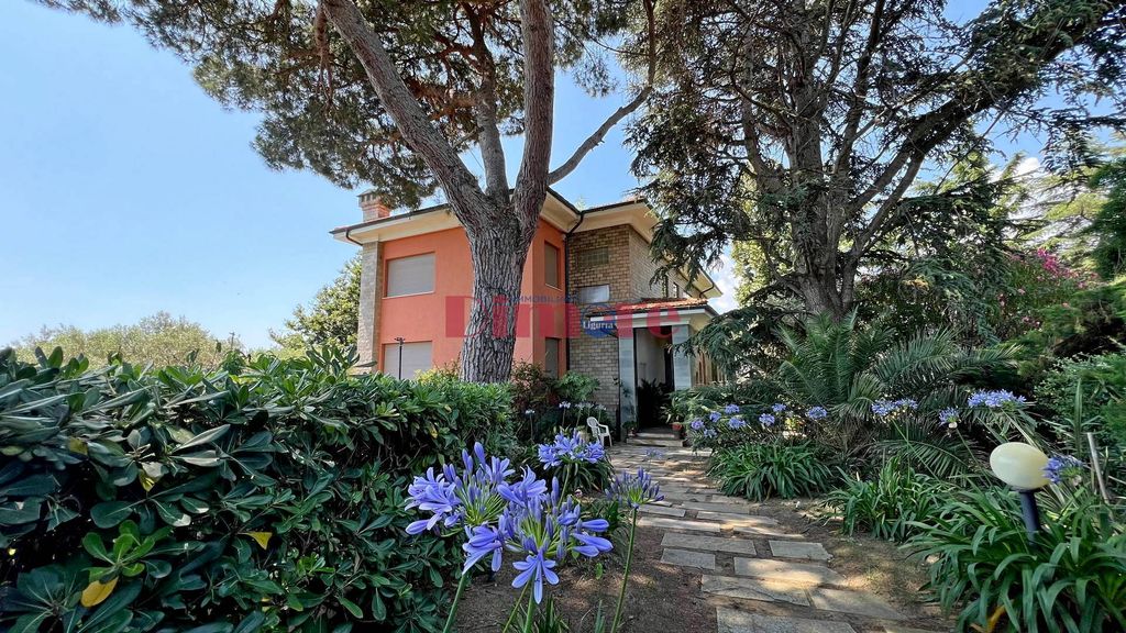 Property photo 1 of 50