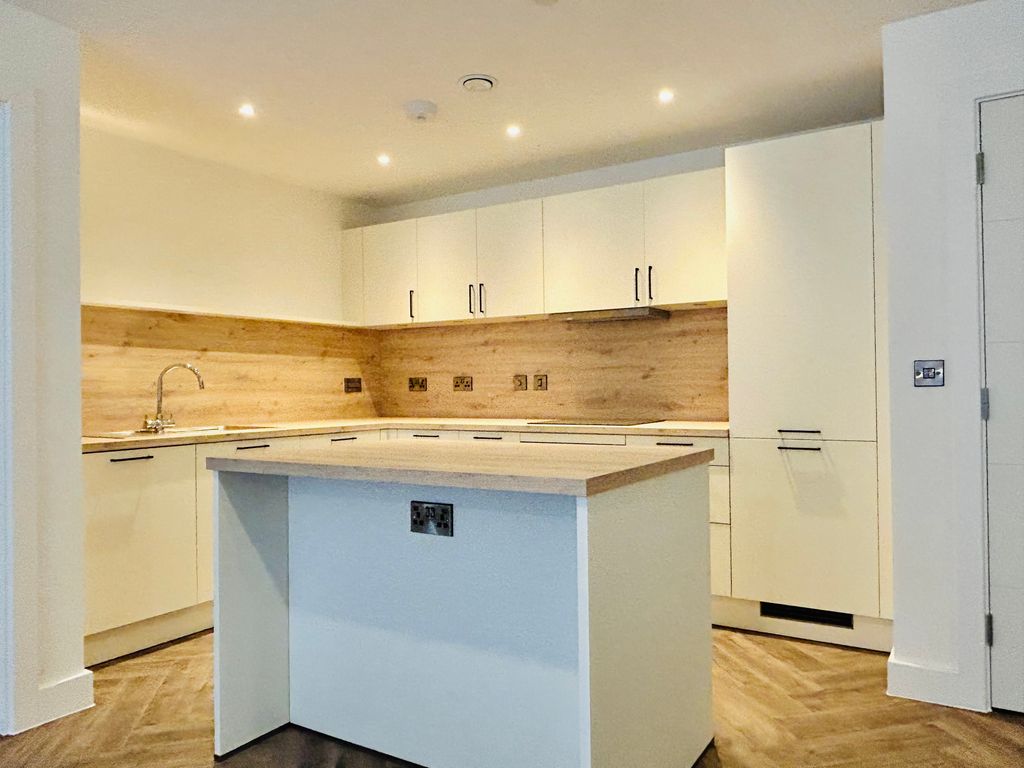 Property photo 1 of 7 Kitchen