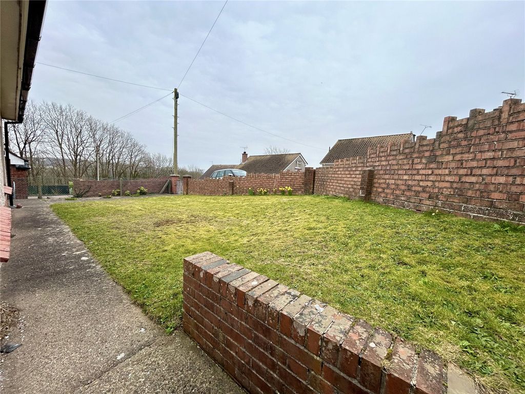 Property photo 2 of 16 Picture No. 18