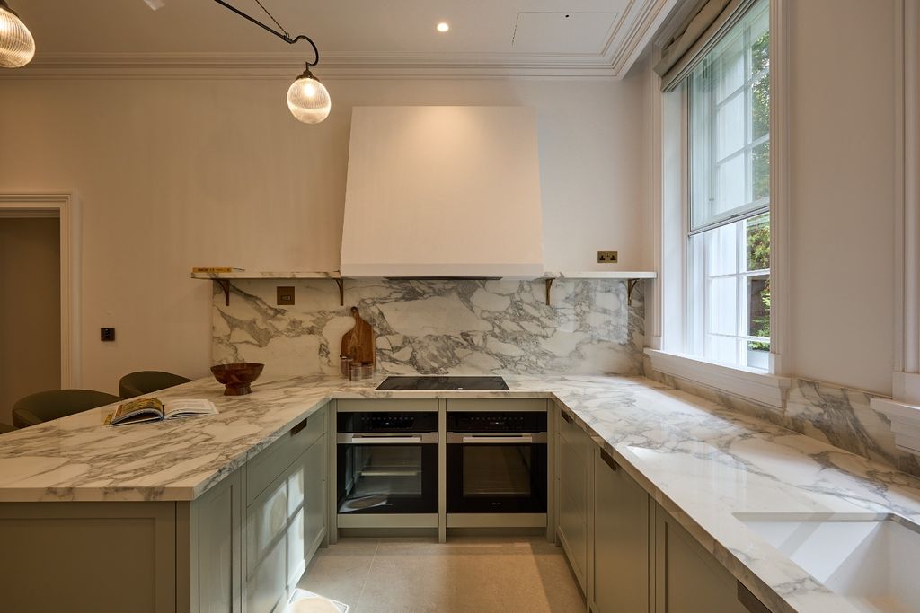Property photo 2 of 22 5570701