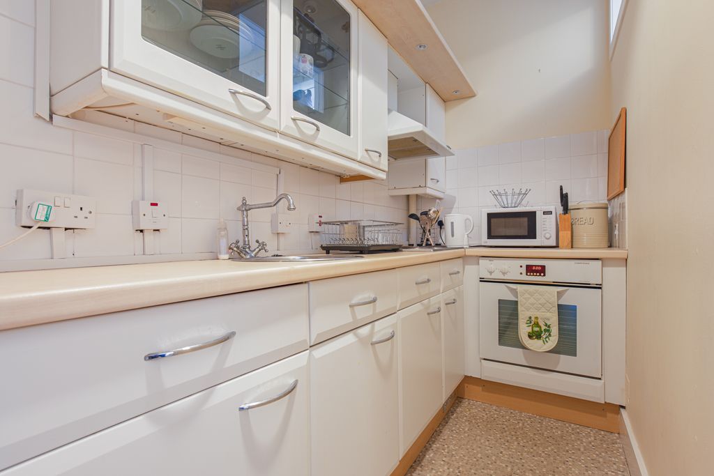 Property photo 1 of 8 Kitchen