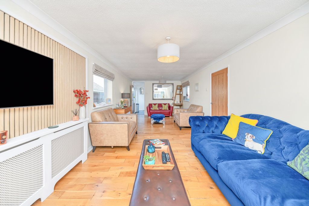 Property photo 3 of 18
