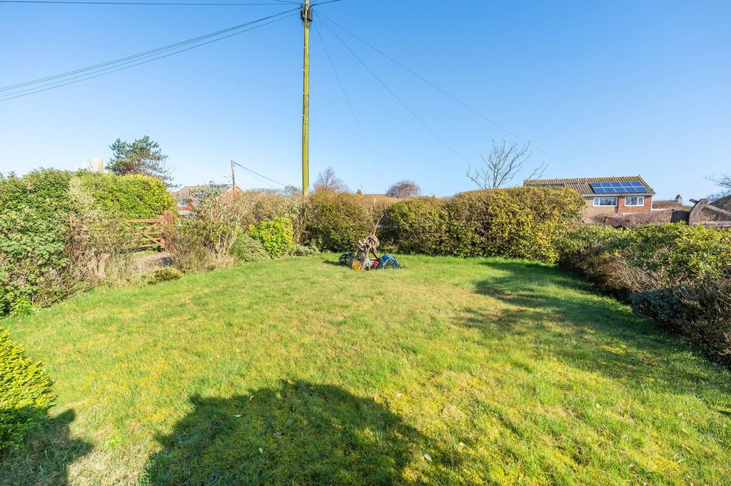 Property photo 2 of 20