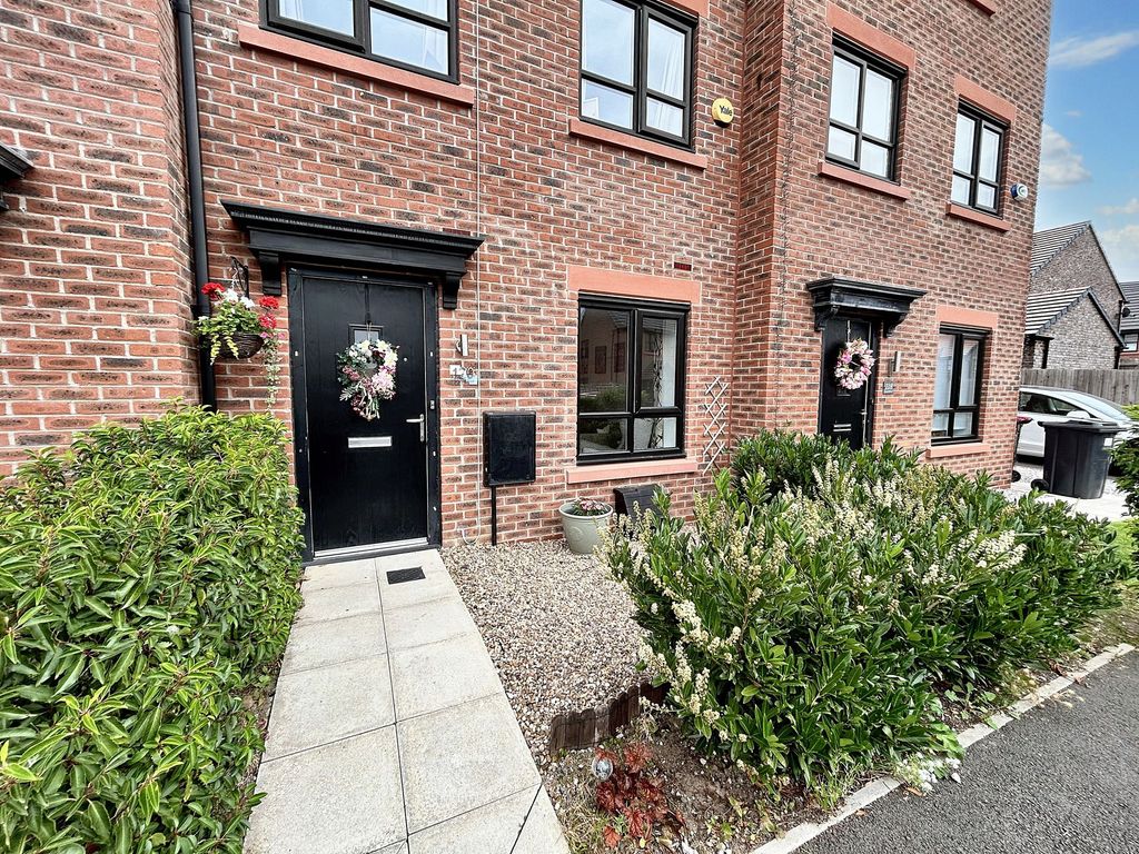 Property photo 3 of 44