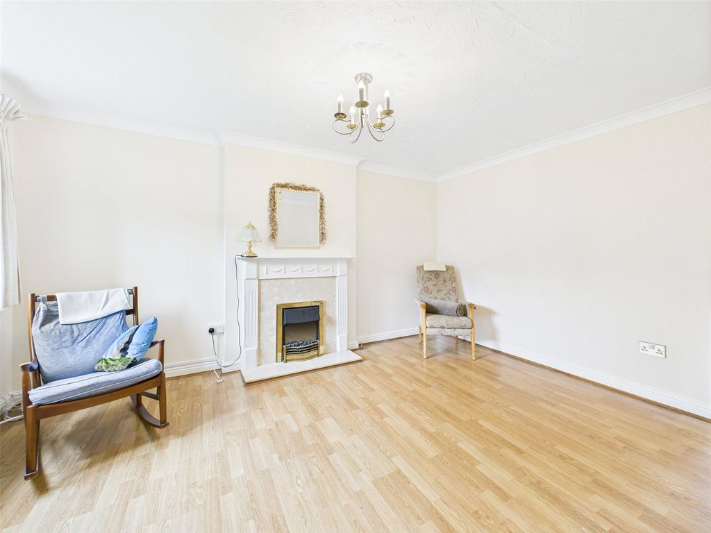 Property photo 2 of 25 Picture No. 14
