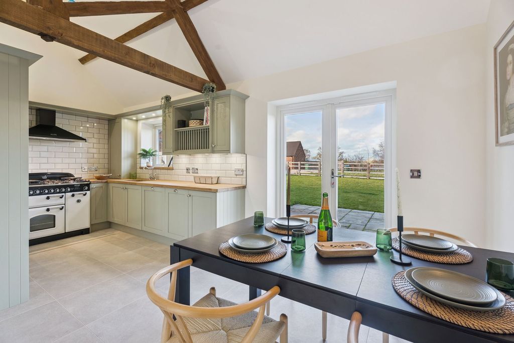 Property photo 3 of 27