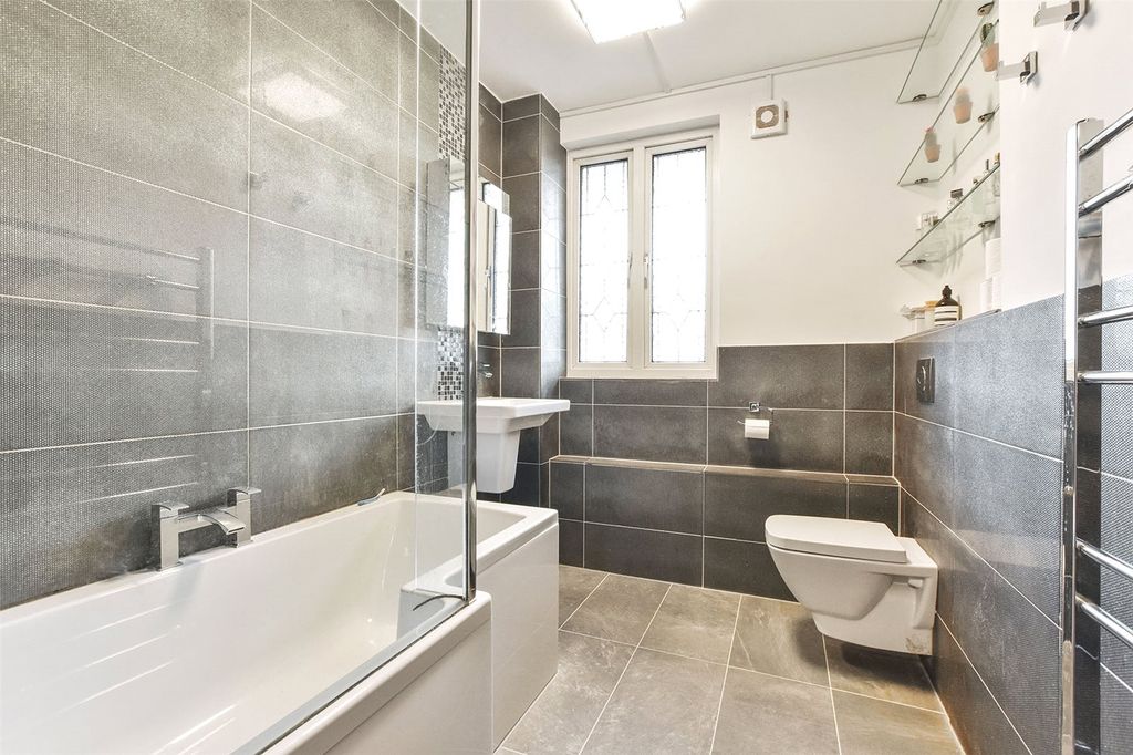 Property photo 3 of 12 Bathroom