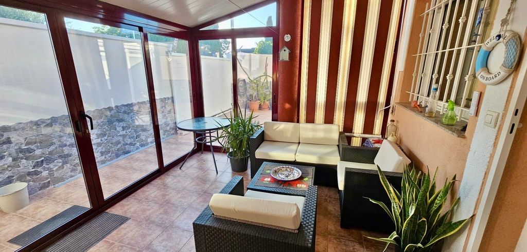 Property photo 2 of 31