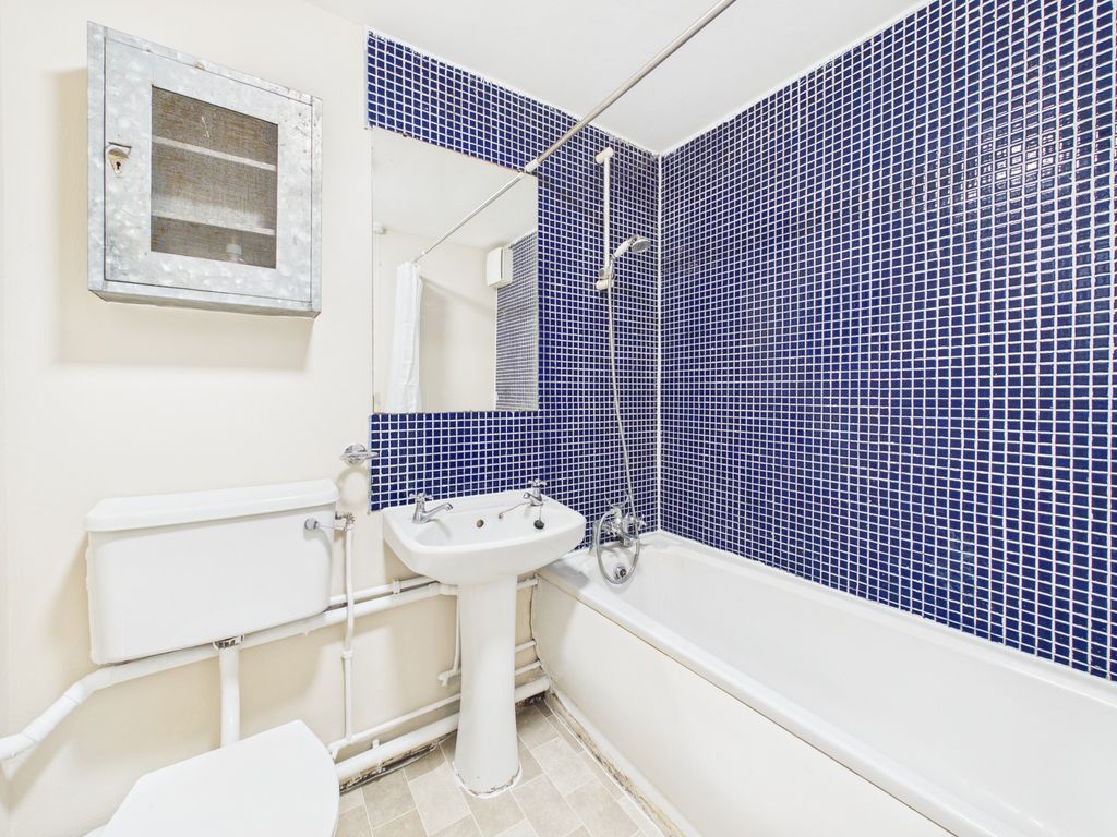 Property photo 2 of 4