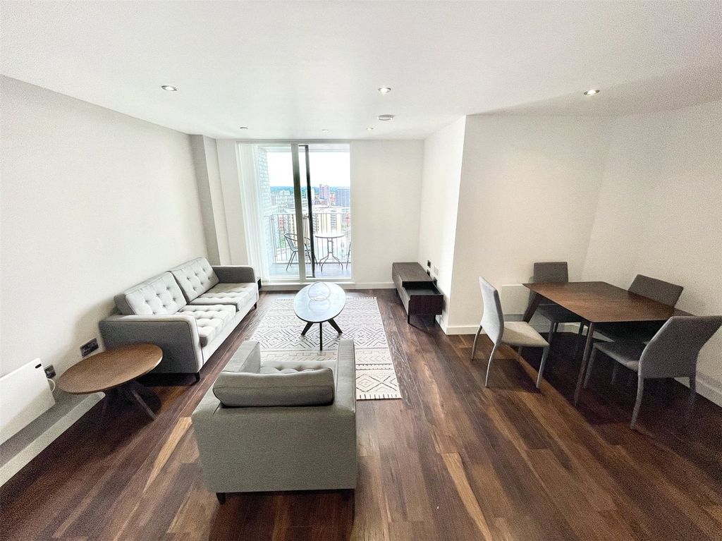 Property photo 3 of 14 Living Room