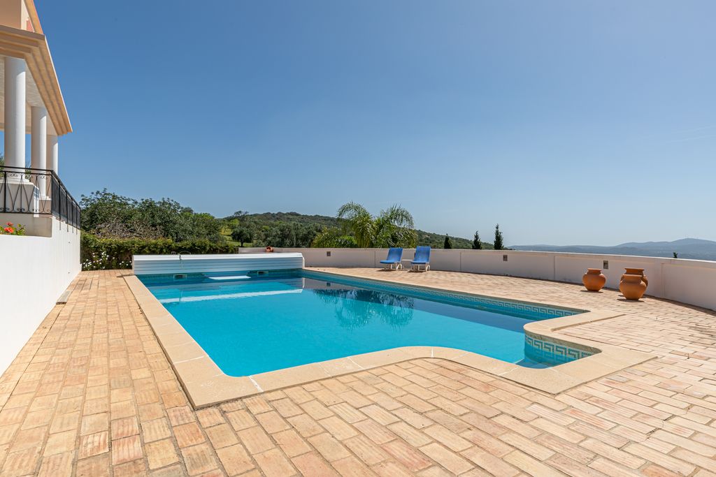 Property photo 2 of 50