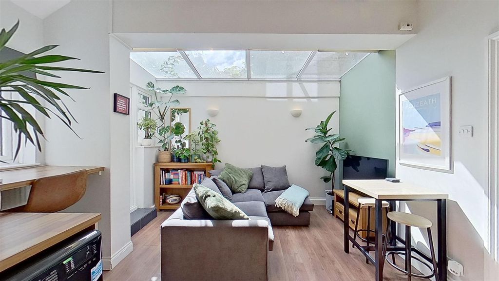 Property photo 1 of 12 2B-Franche-Court-Road-06102024_182446.Jpg