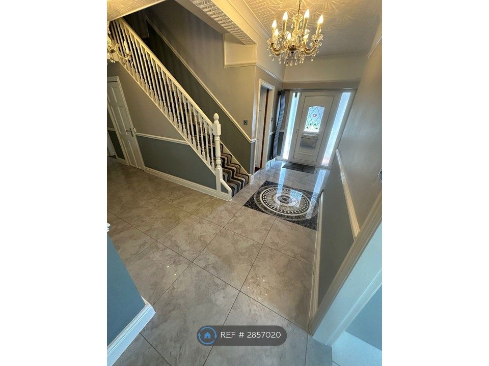 Property photo 2 of 35