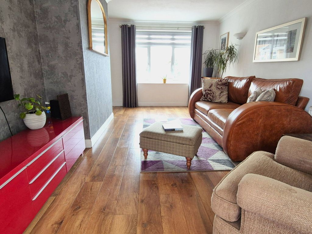 Property photo 2 of 24