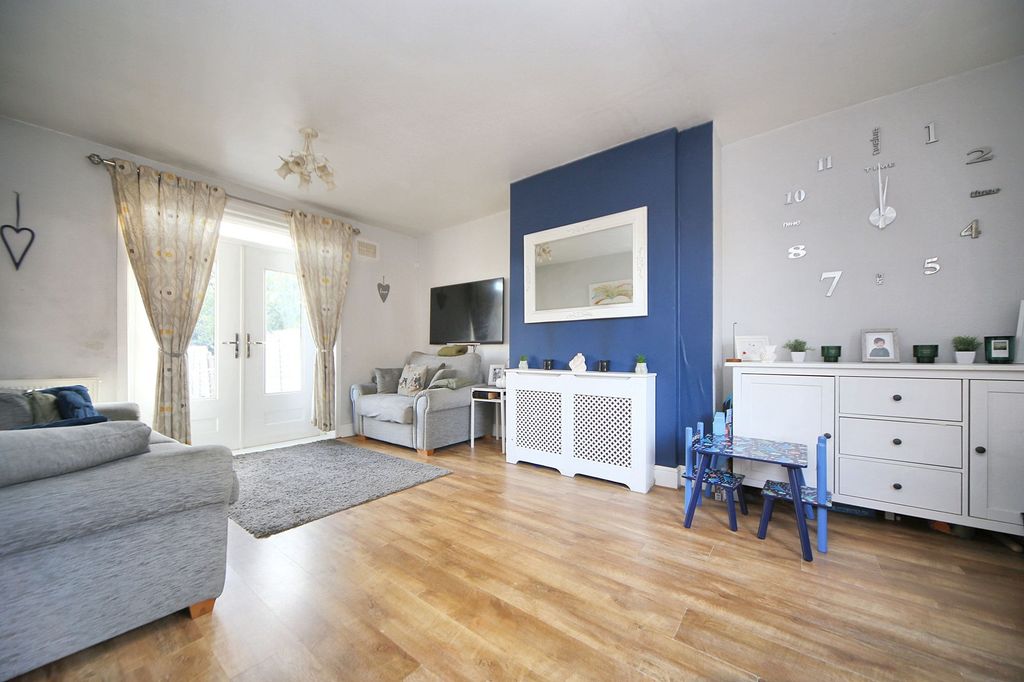 Property photo 2 of 21