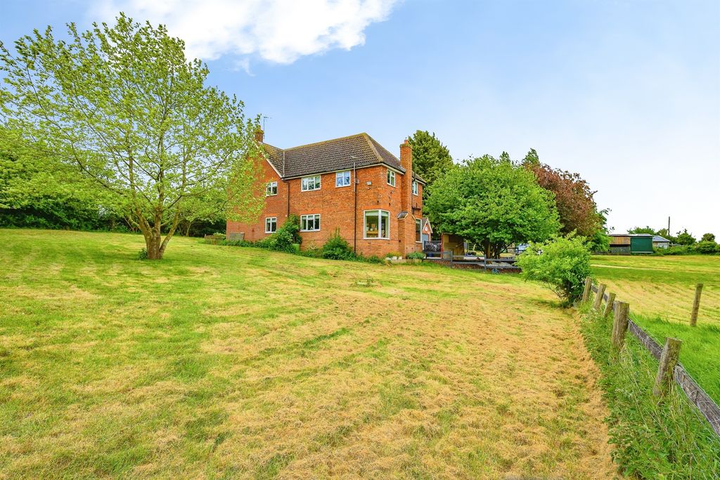 Property photo 2 of 29