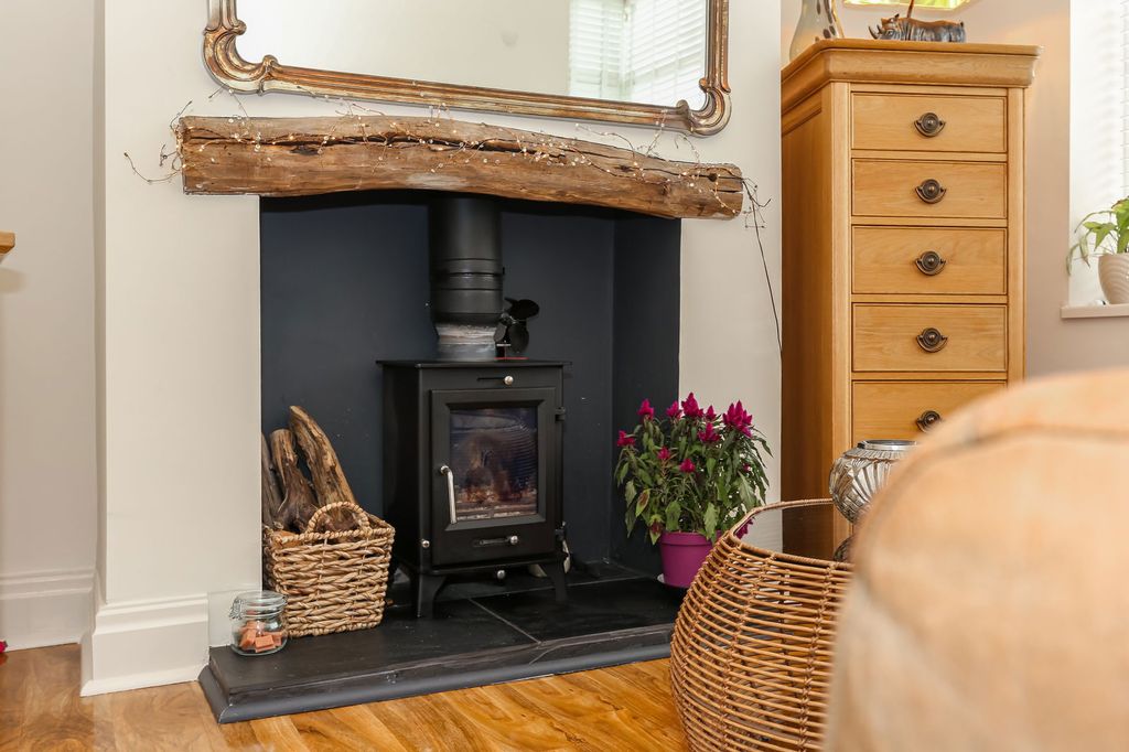 Property photo 3 of 27