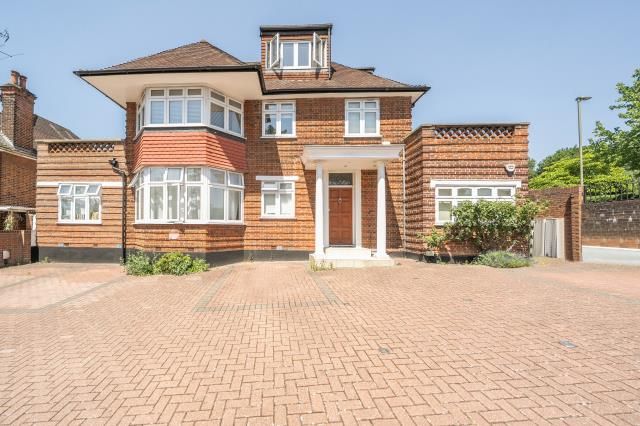 Property photo 1 of 19 External View