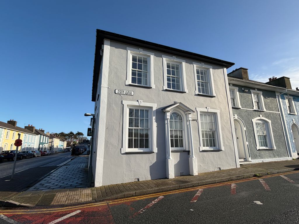 Property photo 2 of 14