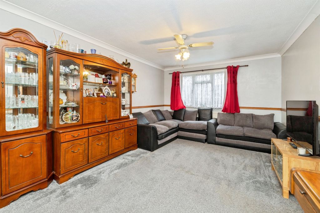 Property photo 2 of 18