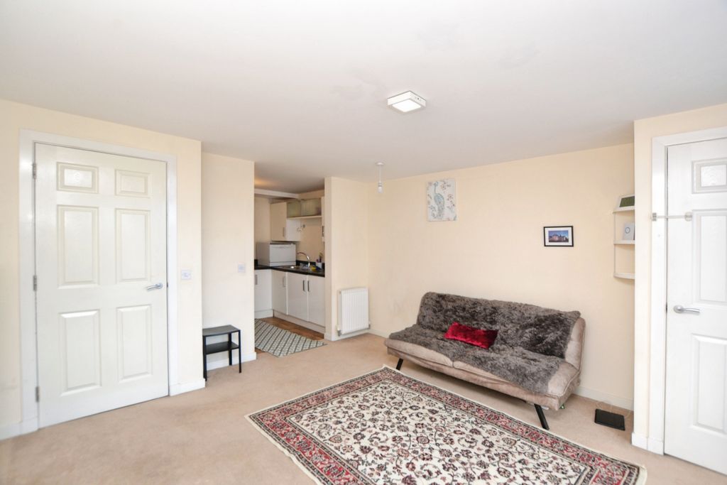 Property photo 3 of 18