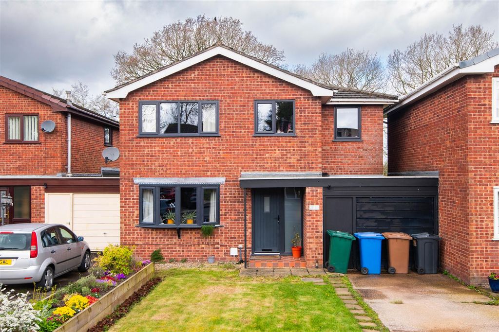 Property photo 1 of 17 Front External