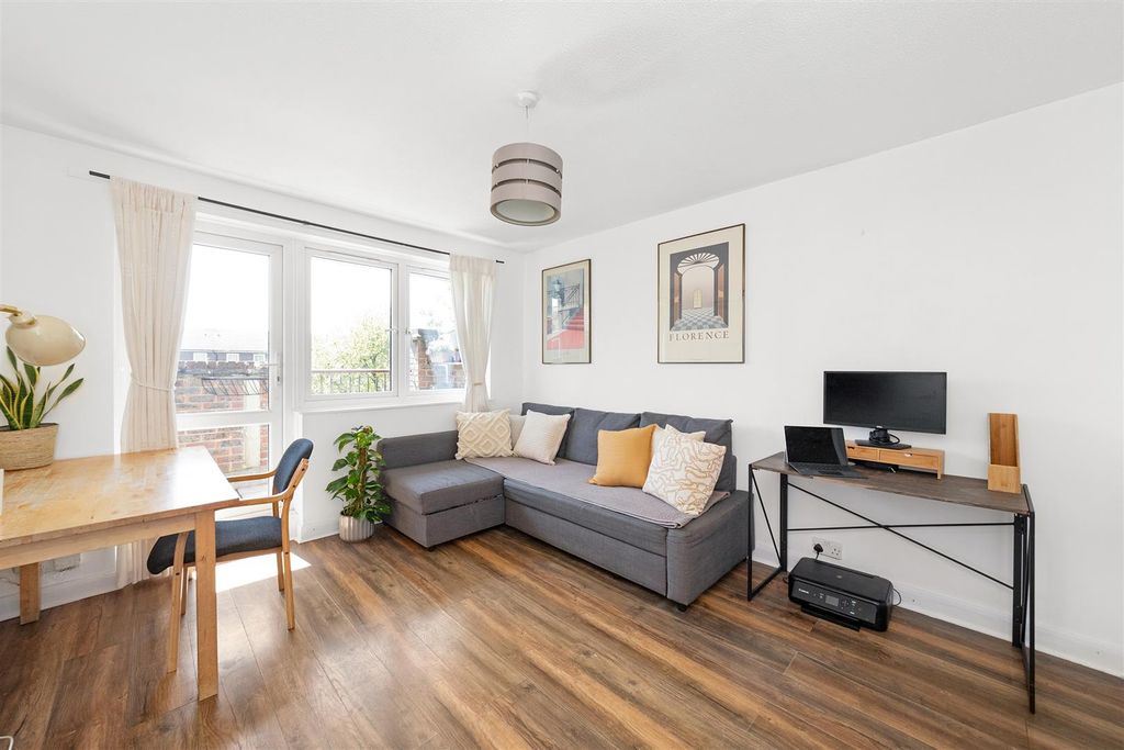 Property photo 2 of 13 Img_5621-1.Jpg