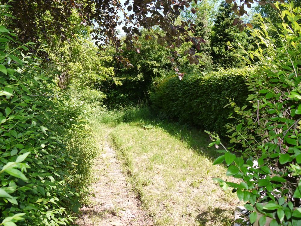 Property photo 1 of 9 Photograph 3