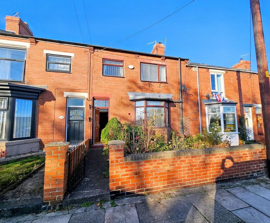 Property photo 1 of 17 Front (Exterior)