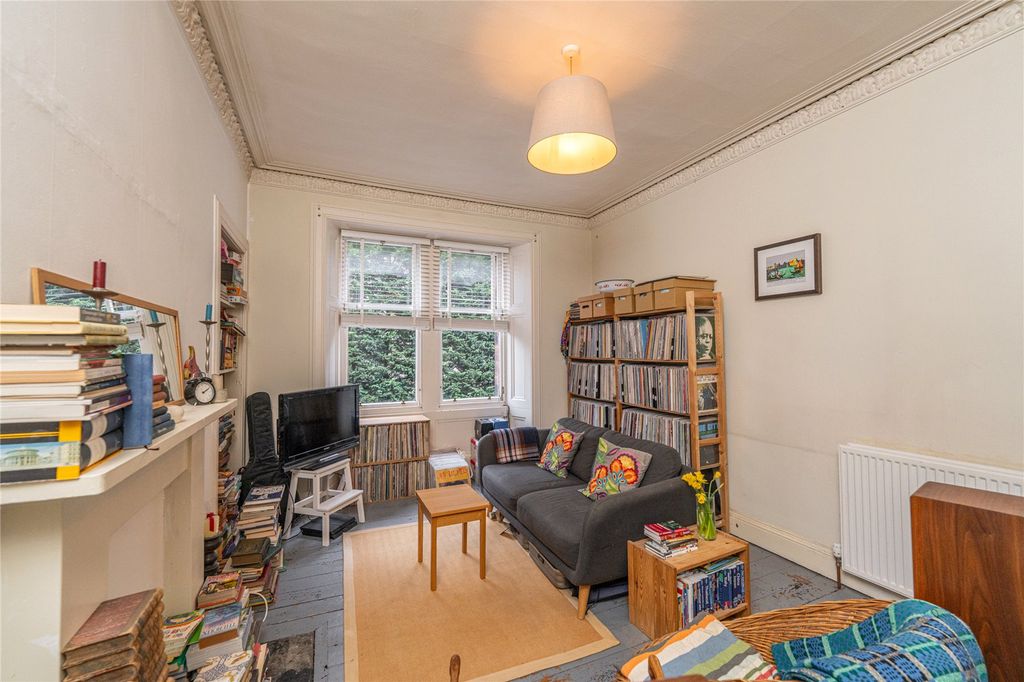 Property photo 2 of 22 Lounge