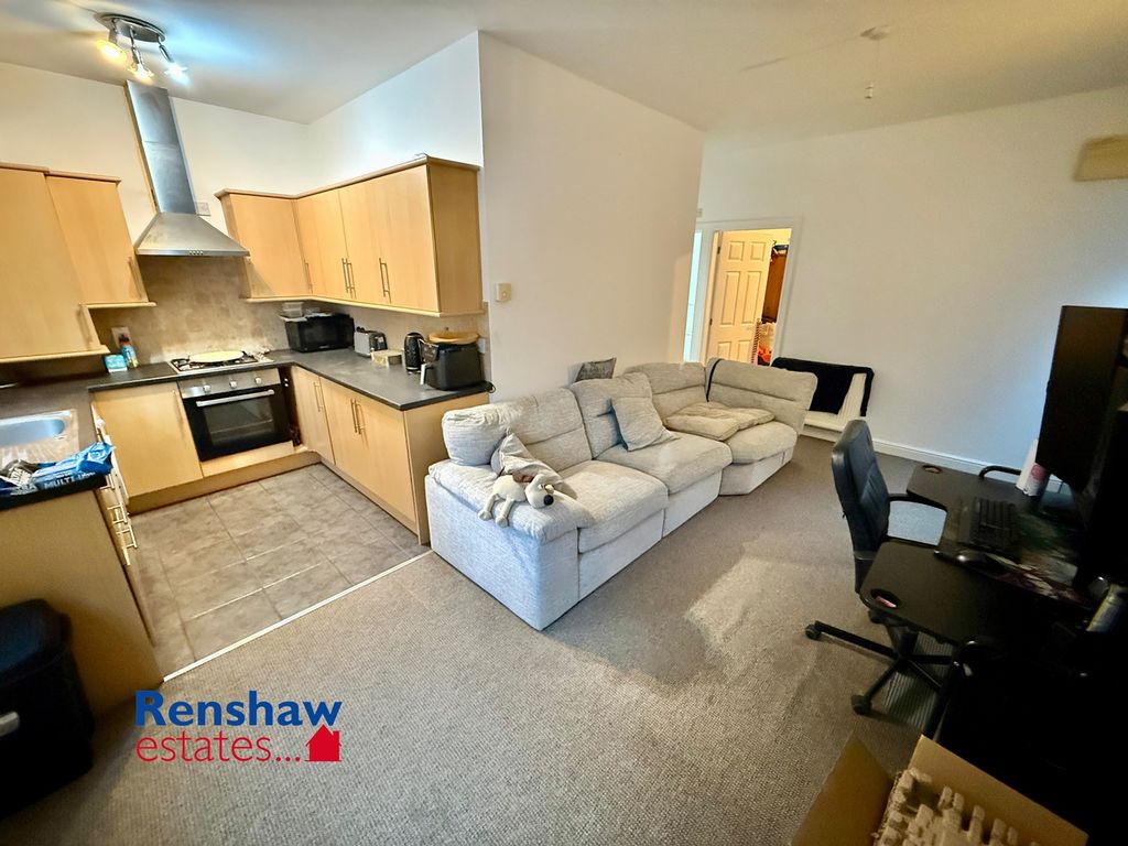 Property photo 2 of 8 L (3)