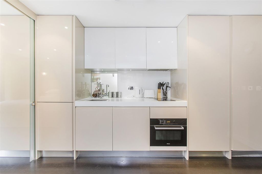 Property photo 2 of 12 Kitchen