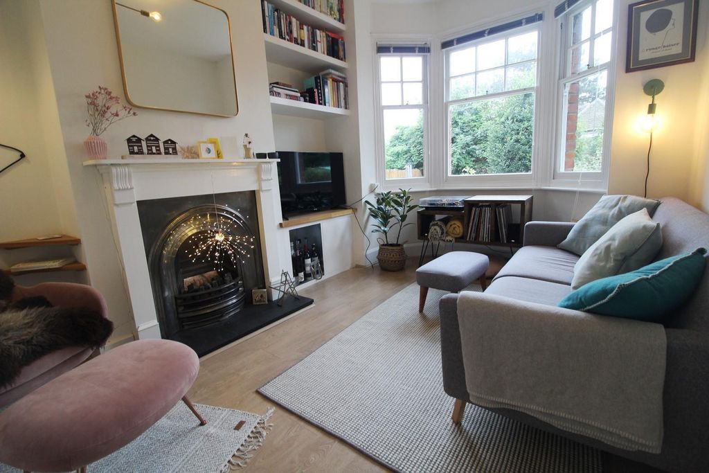Property photo 2 of 8