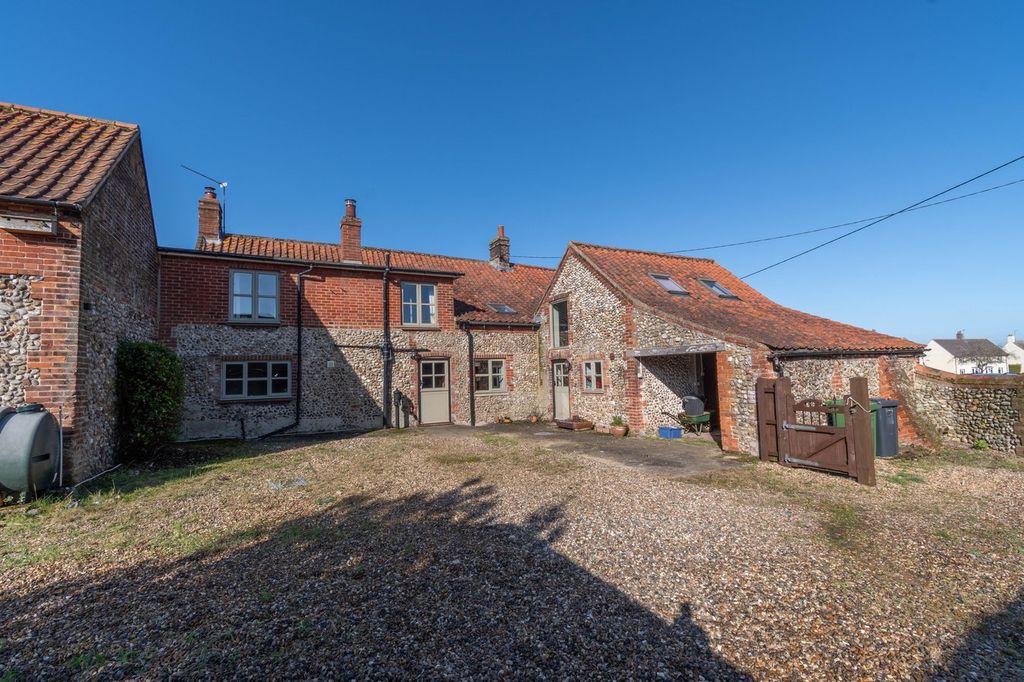 Property photo 2 of 21