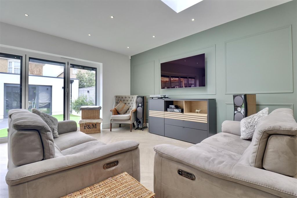 Property photo 3 of 40 46A2A712-F895-4D4D-8995-Ccaa06632Cf5_1_201_A.Jpeg