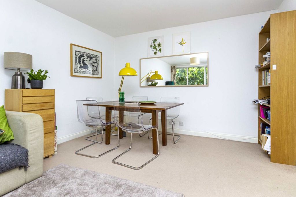 Property photo 3 of 5
