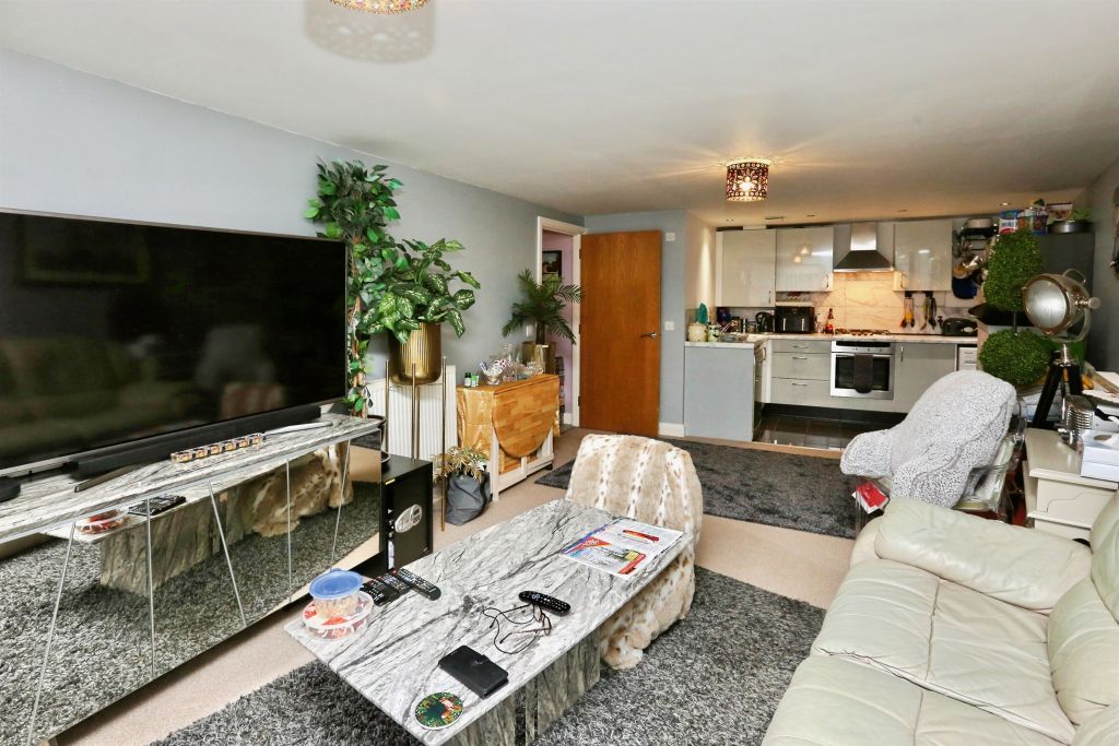 Property photo 3 of 12