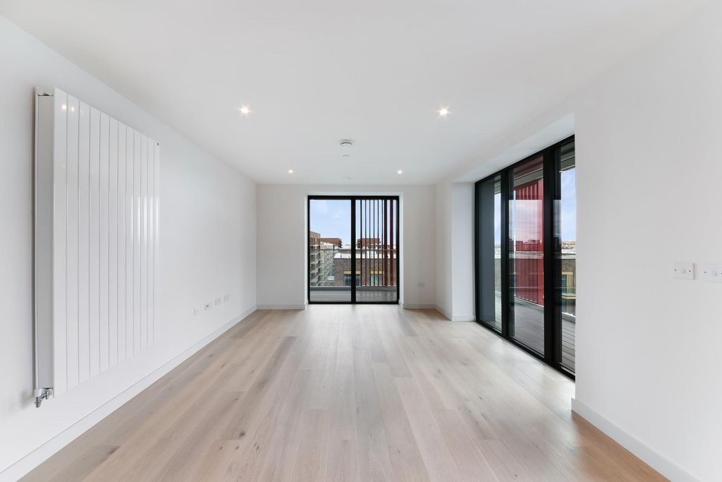 Property photo 2 of 11