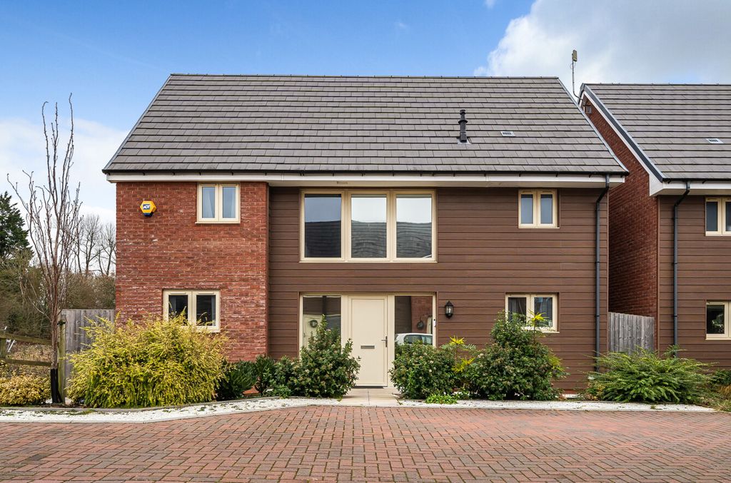 Property photo 1 of 24 10686641