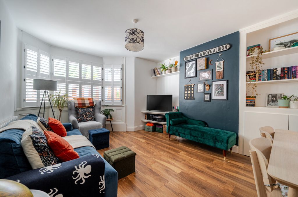 Property photo 2 of 12 1454861-2-69F383d...