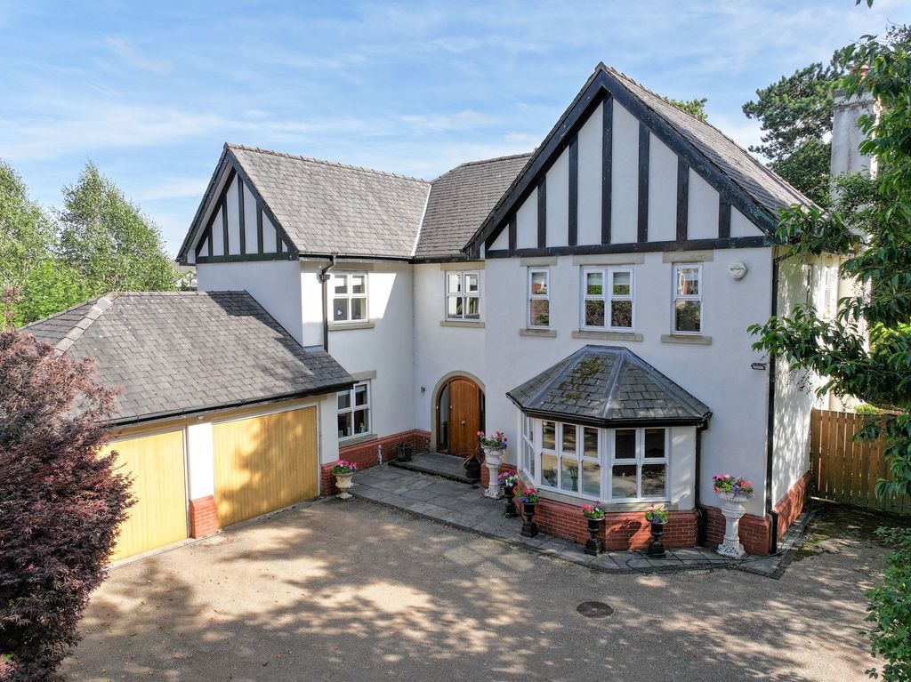 Property photo 1 of 18 Front External